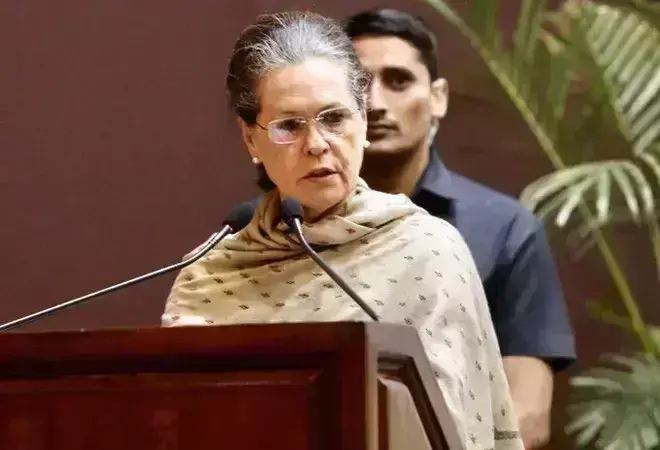 ऐसे विषम समय में सोनिया गाँधी को प्रेरित कर रहे हैं ये लोग ऐसे विषम समय में सोनिया गाँधी को प्रेरित कर रहे हैं ये लोग