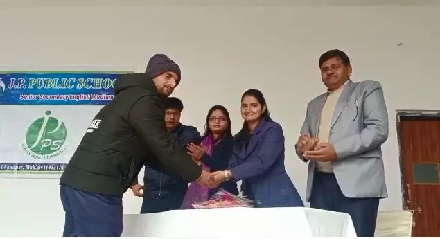 बिजनौर: सिविल जज बनी छात्रा का स्वागत बिजनौर: सिविल जज बनी छात्रा का स्वागत