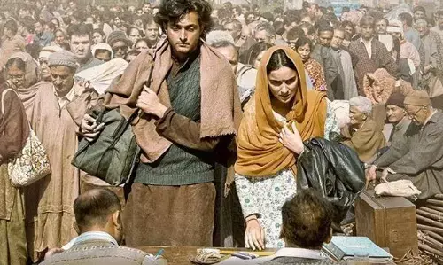 फिल्म शिकारा का दमदार ट्रेलर रिलीज, देखकर आप भी हो जायेंगे भावुक