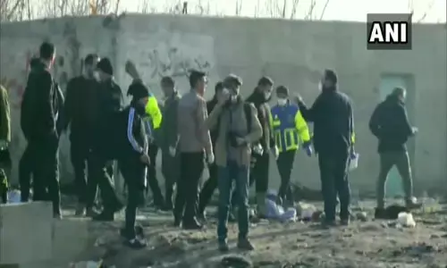 यूक्रेन का विमान दुर्घटनाग्रस्त, 170 यात्रियों की मौत यूक्रेन का विमान दुर्घटनाग्रस्त, 170 यात्रियों की मौत