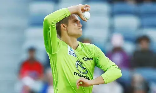 IPL से पहले KKR को बड़ा झटका, इस खिलाड़ी पर लगा बैन IPL से पहले KKR को बड़ा झटका, इस खिलाड़ी पर लगा बैन