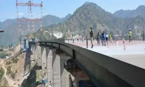 भारत: दुनिया का सबसे ऊंचा रेलवे पुल दिसंबर 2021 में हो जायेगा पूरा, कुतुब मीनार भी सामने दिखेगा बौना, जानिए क्या है खाशियत