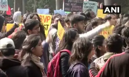 LIVE: JNU छात्रों-शिक्षकों ने निकाला मार्च, मंडी हाउस पहुंचे वामपंथी नेता