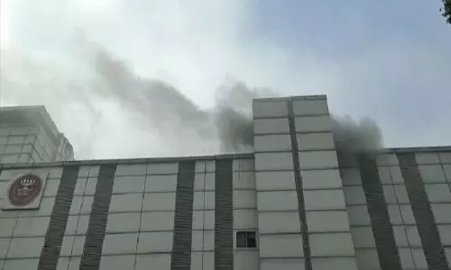 ईएसआई अस्पताल में लगी भीषण आग,मौके पर पहुंची दमकल की गाडियों ने आग पर पाया काबू