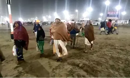 पौष पुर्णिमा का स्नान आज श्रद्धालुओ ने लगाई संगम मे आस्था की डुबकी