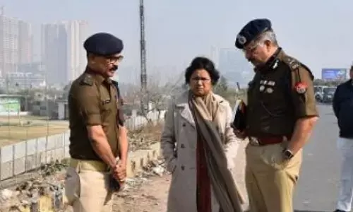 गौरव चंदेल हत्याकांड मामले में गिरी गाज,एक एसएचओ व तीन दरोगा निलंबित गौरव चंदेल हत्याकांड मामले में गिरी गाज,एक एसएचओ व तीन दरोगा निलंबित