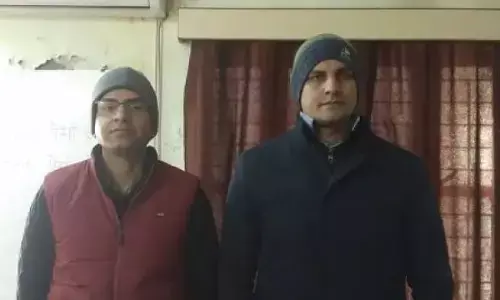 दोस्त को कुलपति बनाने के लिए गृहमंत्री अमित शाह बनकर गवर्नर लालजी टंडन को दिया आदेश, दो गिरफ्तार दोस्त को कुलपति बनाने के लिए गृहमंत्री अमित शाह बनकर गवर्नर लालजी टंडन को दिया आदेश, दो गिरफ्तार