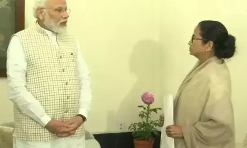 CAA और NRC पर मोदी से मुलाकात करने के बाद ममता का रुख बदला समर्थकों से कही बड़ी बात CAA और NRC पर मोदी से मुलाकात करने के बाद ममता का रुख बदला समर्थकों से कही बड़ी बात