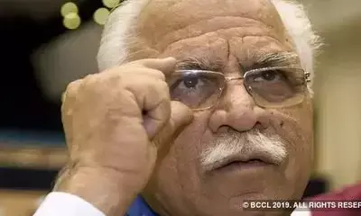 हरियाणा में बीजेपी सरकार पर संकट के बादल मंडराए, कांग्रेस के अविश्वास प्रस्ताव को मिली मंजूरी हरियाणा में बीजेपी सरकार पर संकट के बादल मंडराए, कांग्रेस के अविश्वास प्रस्ताव को मिली मंजूरी