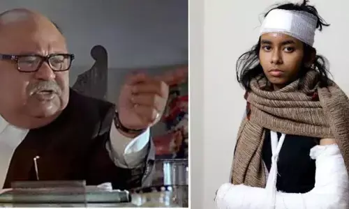 JNU हिंसा की आरोपी आईशी घोष को कोर्ट ने सुनाई नहाने की सज़ा , पत्रकारों के सामने फूट फूट कर रोई JNU हिंसा की आरोपी आईशी घोष को कोर्ट ने सुनाई नहाने की सज़ा , पत्रकारों के सामने फूट फूट कर रोई