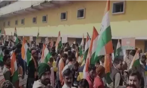 यूपी के कई जिलों में CAA के समर्थन में भाजपाइयों ने निकाली तिरंगा यात्रा यूपी के कई जिलों में CAA के समर्थन में भाजपाइयों ने निकाली तिरंगा यात्रा