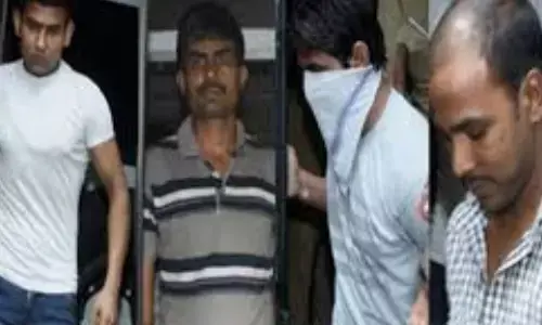 फांसी का खौफ या किये पर पछताव! मां से मिलकर फूट-फूटकर रोया निर्भया का दोषी तो याद दिलाई ये बात फांसी का खौफ या किये पर पछताव! मां से मिलकर फूट-फूटकर रोया निर्भया का दोषी तो याद दिलाई ये बात