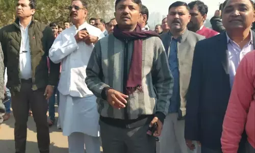 सपा कार्यकर्ताओं ने गौरव चंदेल को न्याय दिलाने के लिए निकाली विशाल पदयात्रा