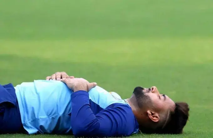 BCCI के रातभर निगरानी में रहे ऋषभ पंत,वजह आई सामने BCCI के रातभर निगरानी में रहे ऋषभ पंत,वजह आई सामने