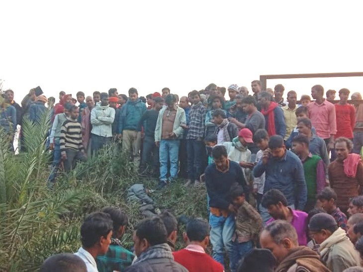 बिहार में ट्रेन से टकराई बैलगाड़ी, पांच की मौत, दो गंभीर रूप से घायल बिहार में ट्रेन से टकराई बैलगाड़ी, पांच की मौत, दो गंभीर रूप से घायल