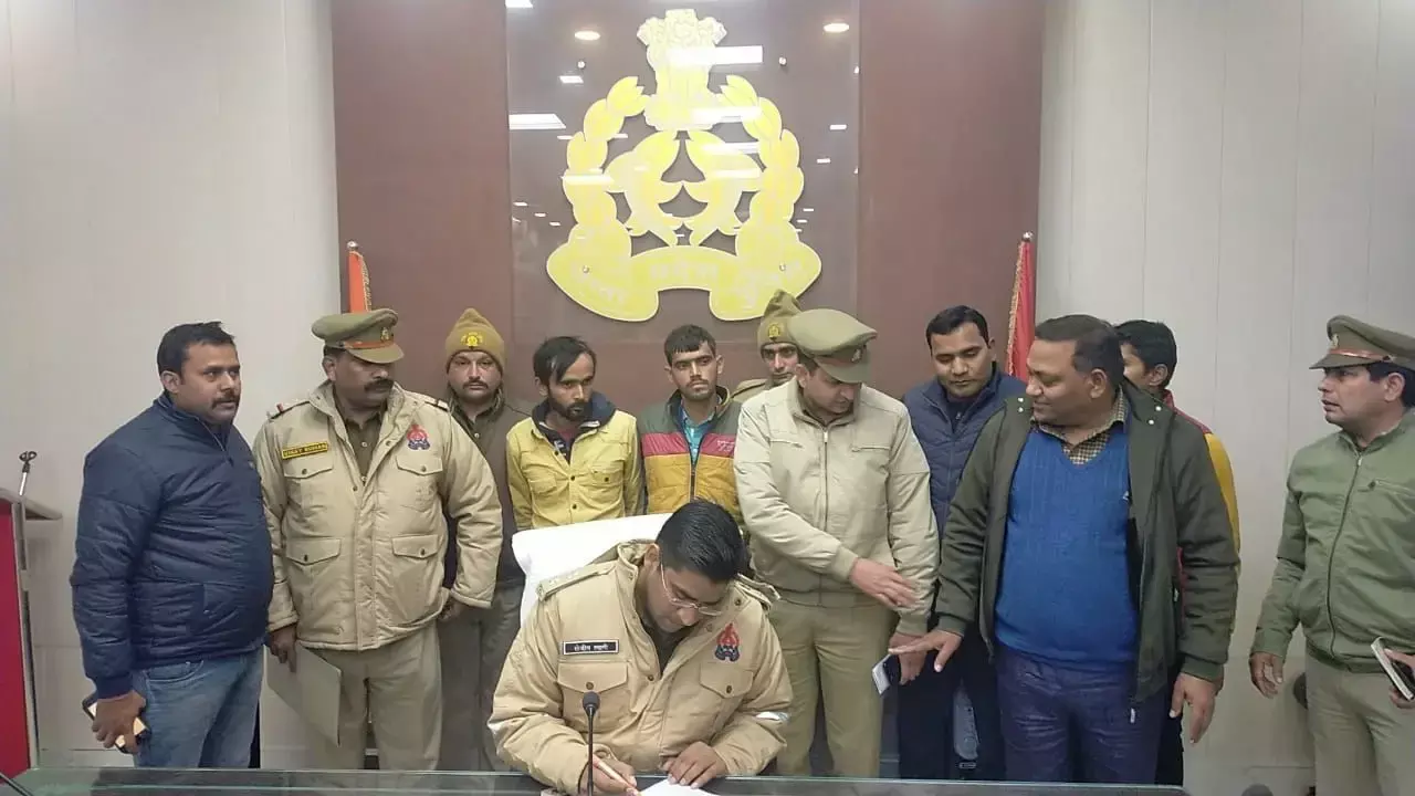 बिजनौर डबल मर्डर केस: सगे भाइयों की हत्या में बड़ा खुलासा, दोस्तों ने की थी हत्या बिजनौर डबल मर्डर केस: सगे भाइयों की हत्या में बड़ा खुलासा, दोस्तों ने की थी हत्या