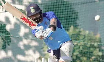 рд░рд╛рдЬрдХреЛрдЯ рдореЗрдВ рдкрд▓рдЯрд╡рд╛рд░ рдХреЛ рддреИрдпрд╛рд░ рднрд╛рд░рдд, рдХреЛрд╣рд▓реА рдиреЗ рдкрдВрдд рдХреА рдЬрдЧрд╣ рдпреБрд╡рд╛ рд╡рд┐рдХреЗрдЯрдХреАрдкрд░ рднрд░рдд рдХреЛ рдЯреАрдо рдореЗрдВ рдХрд┐рдпрд╛ рдЧрдпрд╛ рд╢рд╛рдорд┐рд▓ рд░рд╛рдЬрдХреЛрдЯ рдореЗрдВ рдкрд▓рдЯрд╡рд╛рд░ рдХреЛ рддреИрдпрд╛рд░ рднрд╛рд░рдд, рдХреЛрд╣рд▓реА рдиреЗ рдкрдВрдд рдХреА рдЬрдЧрд╣ рдпреБрд╡рд╛ рд╡рд┐рдХреЗрдЯрдХреАрдкрд░ рднрд░рдд рдХреЛ рдЯреАрдо рдореЗрдВ рдХрд┐рдпрд╛ рдЧрдпрд╛ рд╢рд╛рдорд┐рд▓