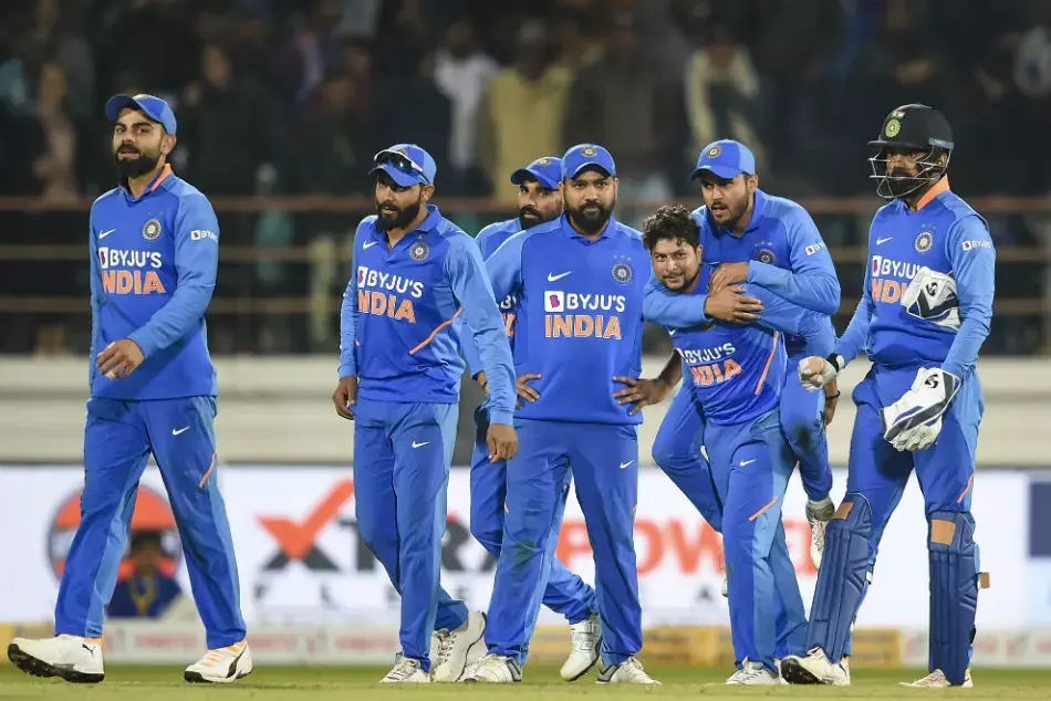 भारत ने ऑस्ट्रेलिया को 36 रन से हराया, कुलदीप सबसे तेज 100 विकेट लेने वाले भारतीय स्पिनर बने भारत ने ऑस्ट्रेलिया को 36 रन से हराया, कुलदीप सबसे तेज 100 विकेट लेने वाले भारतीय स्पिनर बने