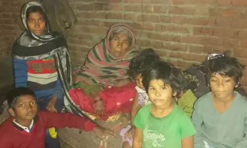 यूपी मानवता हुई शर्मसार, अस्पताल के प्रबंधक योगेश सिंह ने पैसे के लिए शव को बनाया बंधक