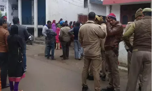 लखनऊ: एक ही घर में चार लोगों की मौत से मची सनसनी, पुलिस जांच में जुटी