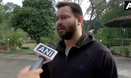 बिहार में मानव श्रृंखला पर तेजस्वी ने जताया एतराज बोले- बच्चों को... बिहार में मानव श्रृंखला पर तेजस्वी ने जताया एतराज बोले- बच्चों को...