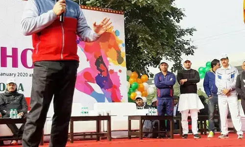 पुलिस कमिश्नर आलोक सिंह ने हरी झंडी दिखाकर की मिनी मैराथन की शुरुवात पुलिस कमिश्नर आलोक सिंह ने हरी झंडी दिखाकर की मिनी मैराथन की शुरुवात