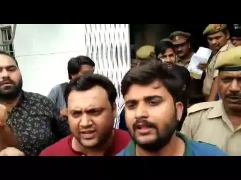 गेंगस्टर में बंद पत्रकार चंदन राय और नीतीश पाण्डेय को मिली हाईकोर्ट से जमानत गेंगस्टर में बंद पत्रकार चंदन राय और नीतीश पाण्डेय को मिली हाईकोर्ट से जमानत