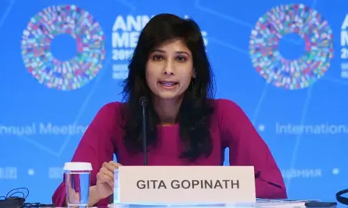 कौन हैं IMF चीफ गीता गोपीनाथ? जिनकी भविष्यवाणी ने सेंसेक्स को किया धड़ाम कौन हैं IMF चीफ गीता गोपीनाथ? जिनकी भविष्यवाणी ने सेंसेक्स को किया धड़ाम