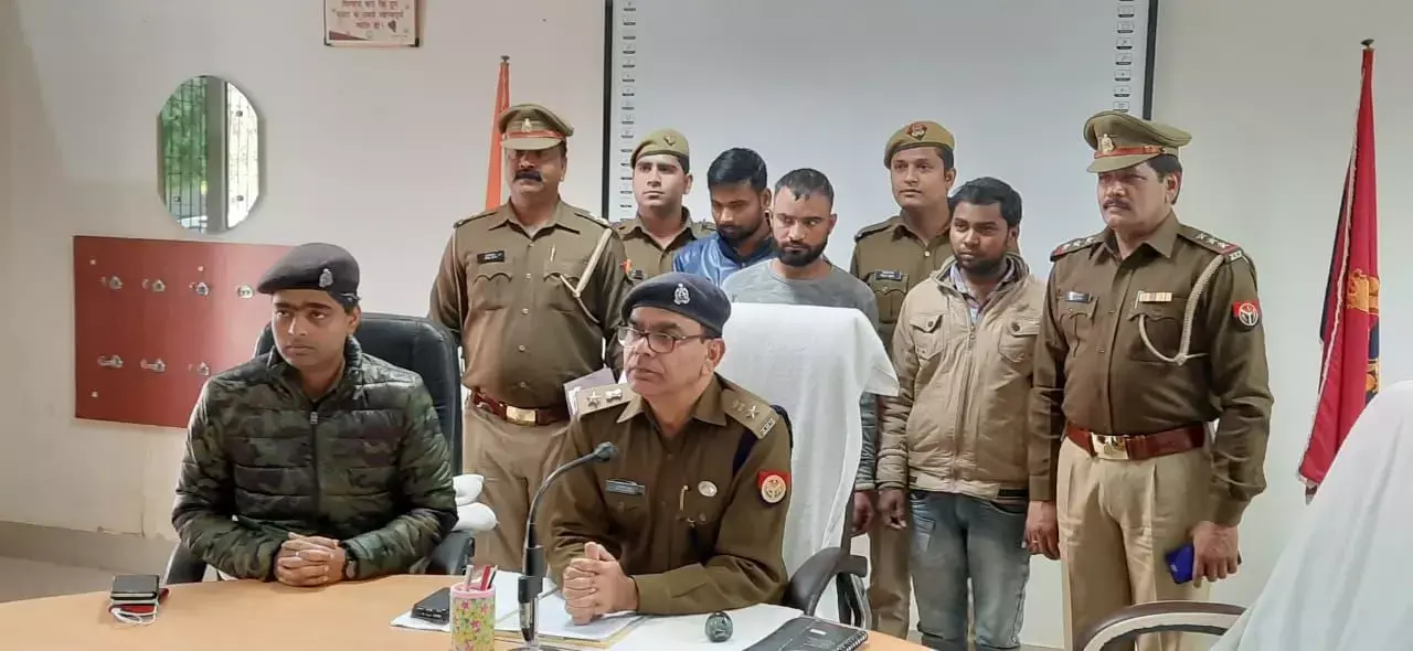 इटावा पुलिस ने किये वाहन चोर गिरोह के तीन सदस्य चोरी की 1 मोटर साइकिल समेत गिरफ्तार इटावा पुलिस ने किये वाहन चोर गिरोह के तीन सदस्य चोरी की 1 मोटर साइकिल समेत गिरफ्तार