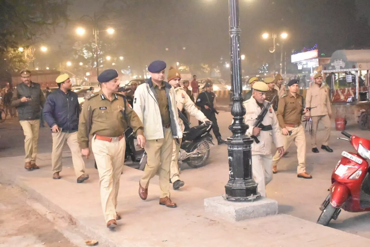 एडीजी प्रेमप्रकाश जब सिविल लाइन जाकर बोले मेरा मोबाइल चोरी हो गया, तो कैसे झाड़ने लगे रौब थाने के मुंशी और दीवान फिर पता चली असलियत तो! एडीजी प्रेमप्रकाश जब सिविल लाइन जाकर बोले मेरा मोबाइल चोरी हो गया, तो कैसे झाड़ने लगे रौब थाने के मुंशी और दीवान फिर पता चली असलियत तो!
