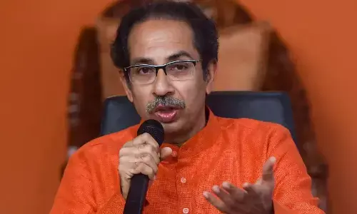 महाराष्ट्र सरकार ने की कॉस्ट कटिंग: एक साल तक कोई डेवलपमेंट प्रोजेक्ट नहीं, न ही कोई नई नौकरी महाराष्ट्र सरकार ने की कॉस्ट कटिंग: एक साल तक कोई डेवलपमेंट प्रोजेक्ट नहीं, न ही कोई नई नौकरी