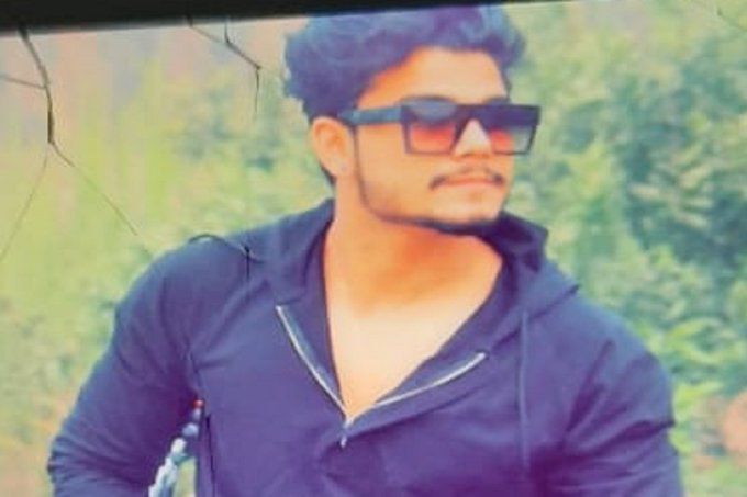 यूपी के पूर्व विधायक ठाकुर मूलचंद के बेटे उपेंद्र की गोली लगने से मौत यूपी के पूर्व विधायक ठाकुर मूलचंद के बेटे उपेंद्र की गोली लगने से मौत