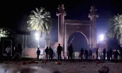 अलीगढ़ मुस्लिम यूनिवर्सिटी से निकाले गए छात्र नेताओं पर केस दर्ज, गुंडा एक्ट भी लगाने की तैयारी अलीगढ़ मुस्लिम यूनिवर्सिटी से निकाले गए छात्र नेताओं पर केस दर्ज, गुंडा एक्ट भी लगाने की तैयारी