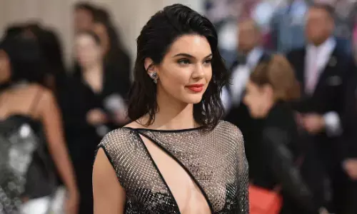 केंडल जेनर का सेक्सी वीडियो वायरल, गर्म अंदाज में दिख रही है बिंदास केंडल जेनर का सेक्सी वीडियो वायरल, गर्म अंदाज में दिख रही है बिंदास