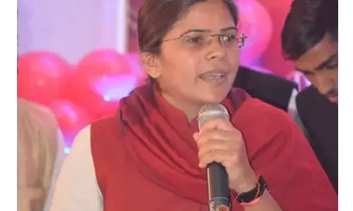 मंत्री सिद्धार्थनाथ सिंह के CAA पर डिबेट के ओपन चैलेंज को पूर्व छात्रसंघ अध्यक्ष ऋचा सिंह ने किया स्वीकार्य