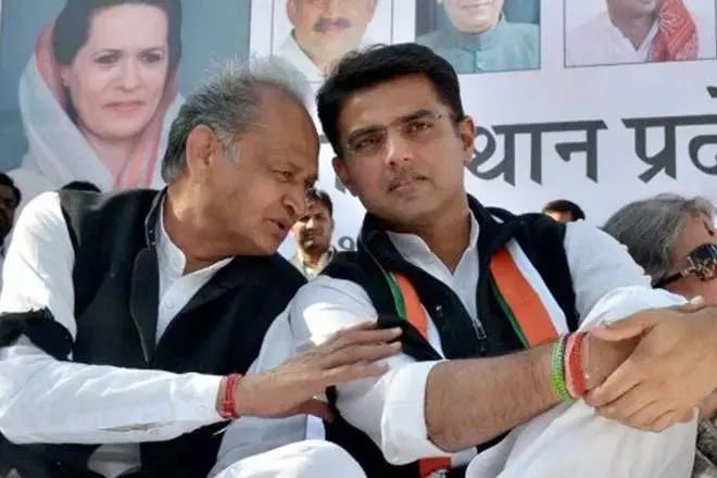 राजस्थान कांग्रेस में युद्धविराम के संकेत, पिता और पुत्र जल्द मिल सकते है गले राजस्थान कांग्रेस में युद्धविराम के संकेत, पिता और पुत्र जल्द मिल सकते है गले