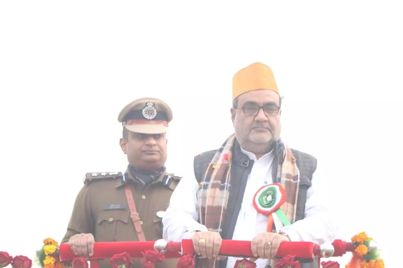 मुरादाबाद में गणतंत्र दिवस पर मंत्री और एसएसपी ने किया ध्वजारोहण मुरादाबाद में गणतंत्र दिवस पर मंत्री और एसएसपी ने किया ध्वजारोहण