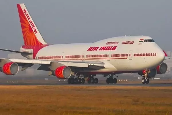 एअर इंडिया ने 30 अप्रैल तक बंद की अपनी सभी उड़ानें, पहले 14 अप्रैल तक ही बुकिंग की गई थी बंद