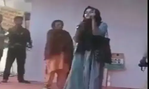 शरजील के बाद अब एक और छात्रा का आया विवादित VIDEO शरजील के बाद अब एक और छात्रा का आया विवादित VIDEO