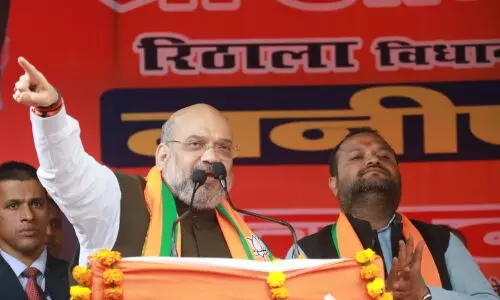 अमित शाह ने पूछा दिलचस्प सवाल- विपक्ष का वोट बैंक कहां है? भीड़ ने दिया ये जवाब.... अमित शाह ने पूछा दिलचस्प सवाल- विपक्ष का वोट बैंक कहां है? भीड़ ने दिया ये जवाब....