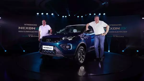 लॉन्च हुई Tata Nexon इलेक्ट्रिक कार, जानें-कीमत और खास फीचर्स लॉन्च हुई Tata Nexon इलेक्ट्रिक कार, जानें-कीमत और खास फीचर्स