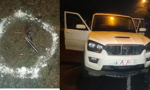 नोएडा: थाना बीटा-2 पुलिस ने मुठभेड़ के दौरान पकड़ा एक शातिर लूटेरा, कब्जे से एक गाड़ी बरामद, कमिश्नर ने दिया टीम को एक लाख का इनाम नोएडा: थाना बीटा-2 पुलिस ने मुठभेड़ के दौरान पकड़ा एक शातिर लूटेरा, कब्जे से एक गाड़ी बरामद, कमिश्नर ने दिया टीम को एक लाख का इनाम