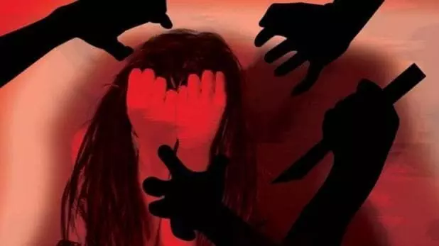 नोएडा में नावालिग़ युवती से जबरन दुष्कर्म किया
