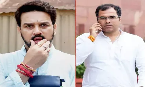 विवादित बयानों पर चुनाव आयोग फुल एक्शन में फिर शिकार हुए अनुराग ठाकुर और प्रवेश वर्मा विवादित बयानों पर चुनाव आयोग फुल एक्शन में फिर शिकार हुए अनुराग ठाकुर और प्रवेश वर्मा