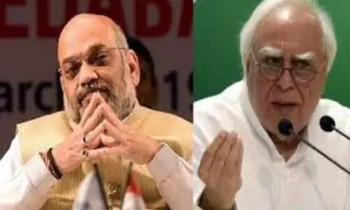 अमित शाह बोले- आप देश के साथ या शाहीन बाग के? तो कपिल सिब्बल ने किया पलटवार अमित शाह बोले- आप देश के साथ या शाहीन बाग के? तो कपिल सिब्बल ने किया पलटवार