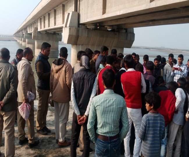 यूपी में दो सगी बहनों ने नदी में कूदकर दे दी जान यूपी में दो सगी बहनों ने नदी में कूदकर दे दी जान
