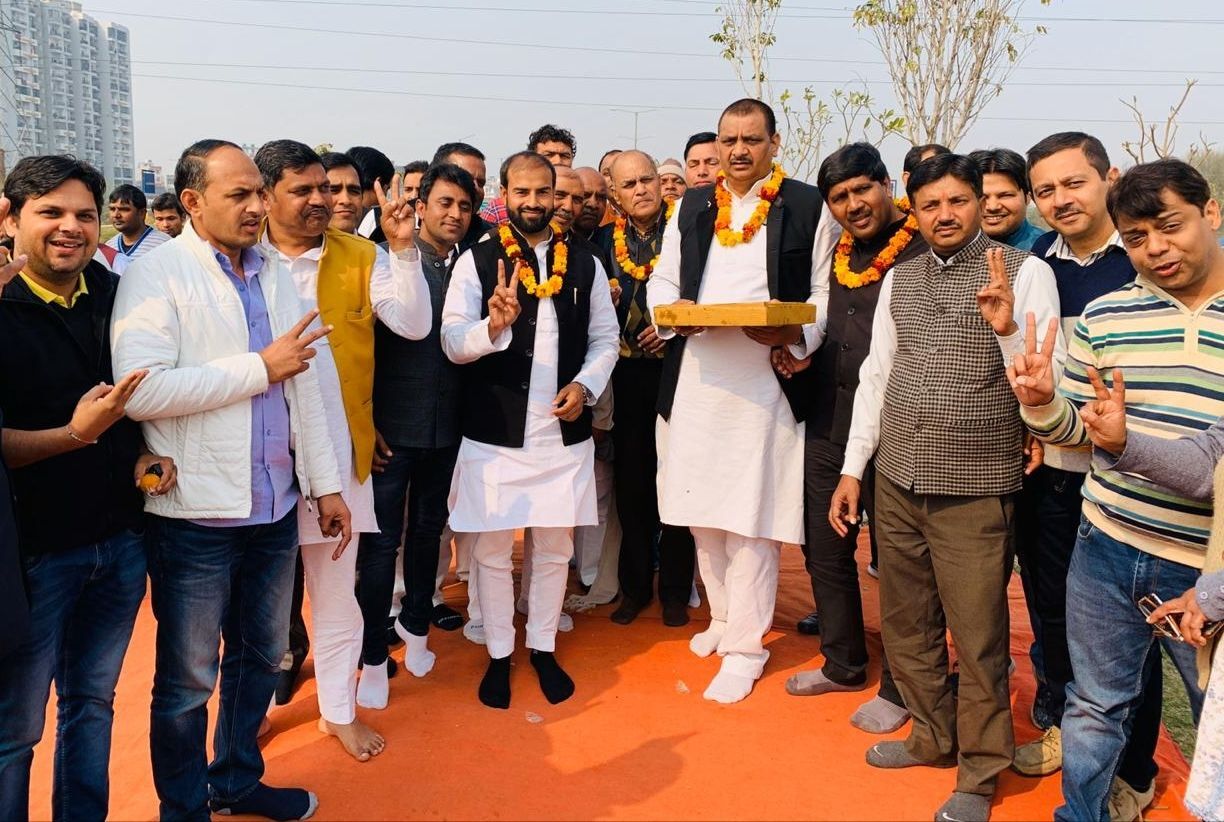 नोएडा प्राधिकरण की बोर्ड मीटिंग में सैक्टर-123 से डंपिंग ग्राउंड हटाने पर लोगों ने जताई खुशी नोएडा प्राधिकरण की बोर्ड मीटिंग में सैक्टर-123 से डंपिंग ग्राउंड हटाने पर लोगों ने जताई खुशी
