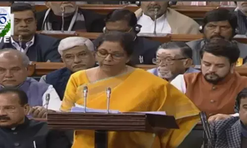 बजट 2020 : वित्त मंत्री ने इनकम टैक्स में की भारी कटौती, लोगों में छाई ख़ुशी? देखिए- अब क्या है टैक्स स्लैब बजट 2020 : वित्त मंत्री ने इनकम टैक्स में की भारी कटौती, लोगों में छाई ख़ुशी? देखिए- अब क्या है टैक्स स्लैब