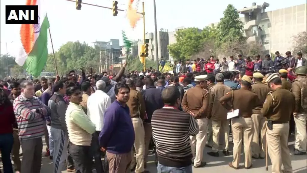 शाहीन बाग में धरने के खिलाफ अब रास्‍ता खुलवाने के लिए लोगों ने ढूंढा नया उपाय