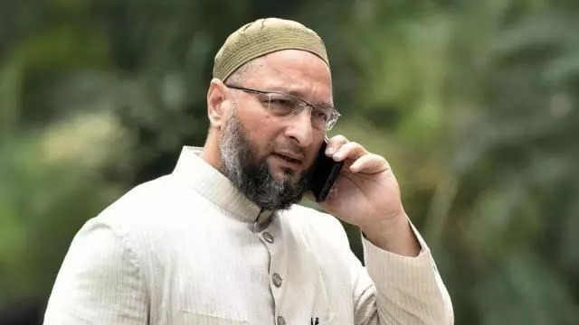 देश के गद्दार असुद्दीन ओवैसी को सबसे पहली गोली मारूंगा में - आशू पंडित देश के गद्दार असुद्दीन ओवैसी को सबसे पहली गोली मारूंगा में - आशू पंडित